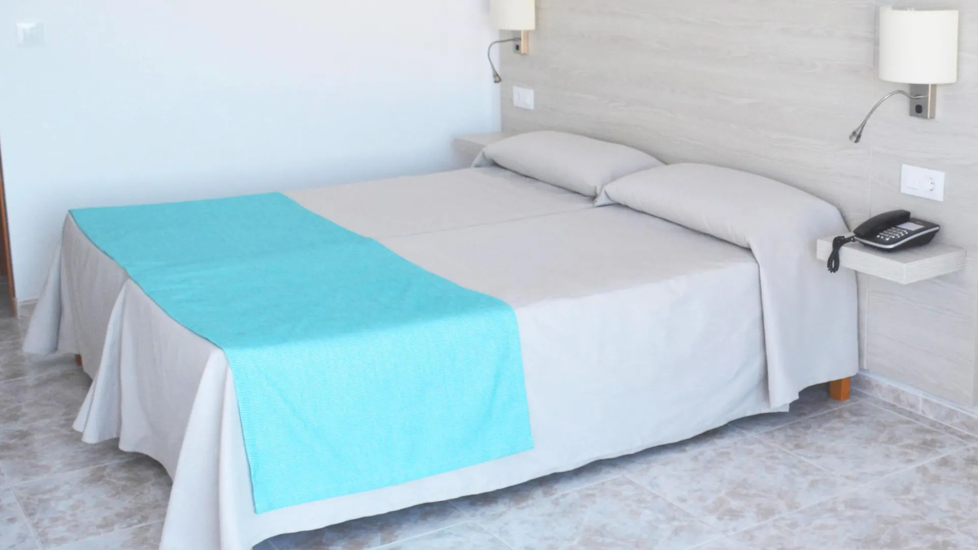 Apartment Apartamentos Playa Moreia S'Illot
