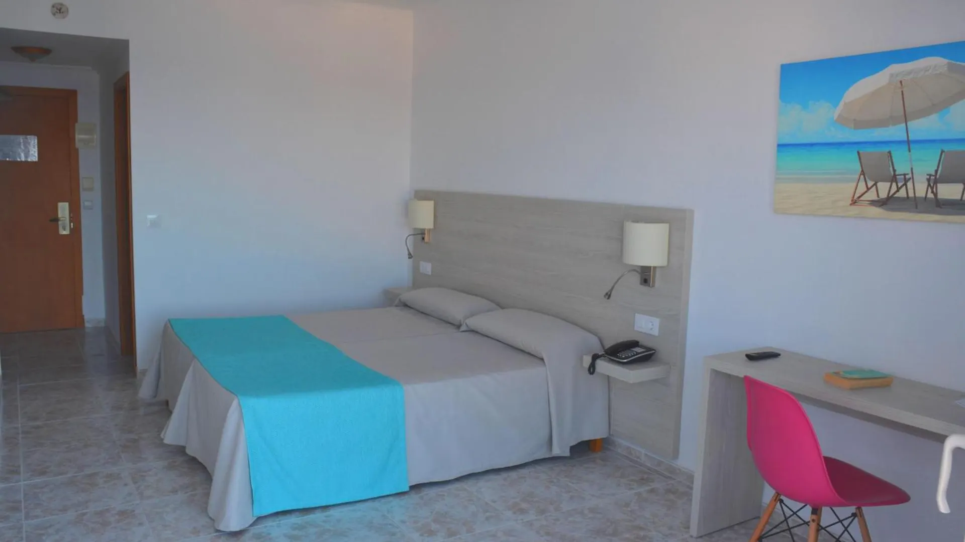 Apartamentos Playa Moreia S'Illot  Apartment